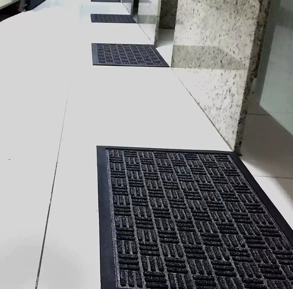 Tapete Acqua Clean Retentor de água - Capachos Forte SP